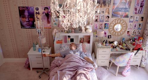 不安の表情がこれほどあるとは　見る者の感情は乱高下／ボーはおそれている（米）